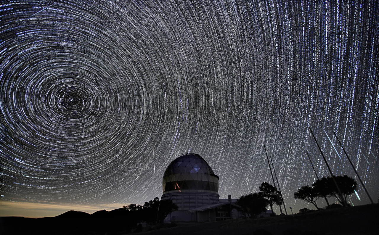 This image shows all observed meteors and demonstrates the path that stars take around the north celestial pole as the Earth rotates. The gaps in these star trails visualize the time between each meteor event.